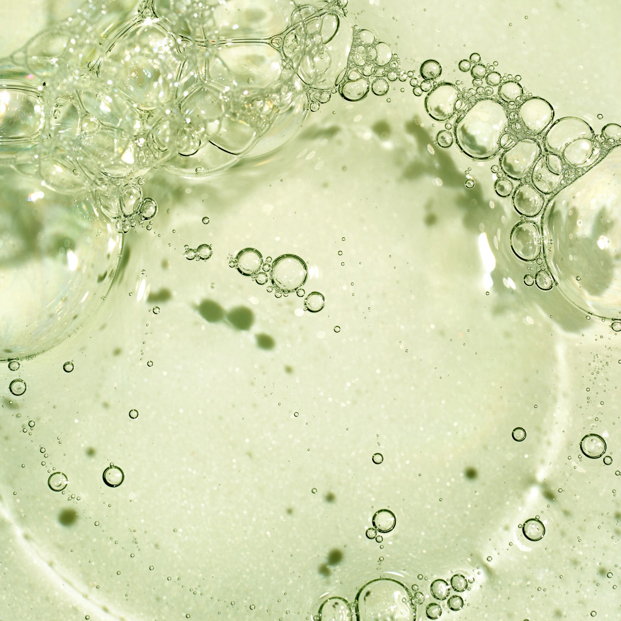 Superfoods Matcha + Apple Replenishing Superfood Shampoo - Briogeo